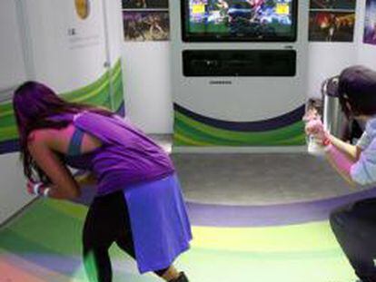Jugadores de la Xbox 360 en la feria de videojuegos Electronic Entertainment Expo