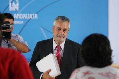 José Antonio Griñán, ayer, tras la rueda de prensa posterior al Consejo de Gobierno.