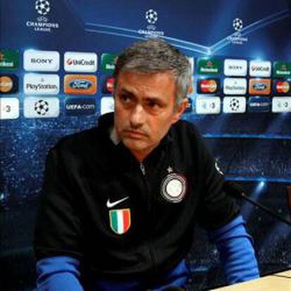 El entrenador del Inter del Milán, José Mourinho, durante la rueda de prensa que ofreció esta tarde en las instalaciones del Camp Nou, previa al encuentro de mañana ante el FC Barcelona, en partido de vuelta de semifinales de la Liga de Campeones.