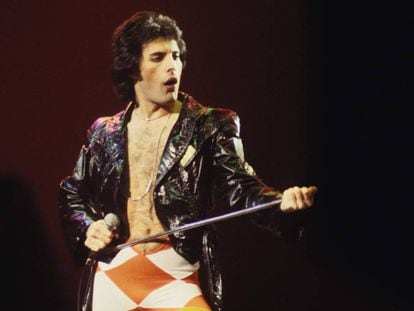 Freddie Mercury durante un concierto de Queen en el Madison Square Garden en diciembre de 1977.
