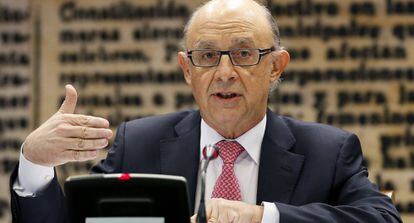 El ministro de Hacienda, Cristóbal Montoro, en el Senado.