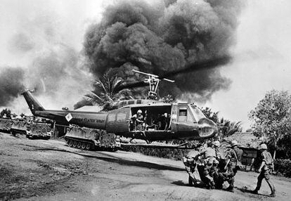 Evacuaci&oacute;n de un estadounidense herido en la guerra de Vietnam.