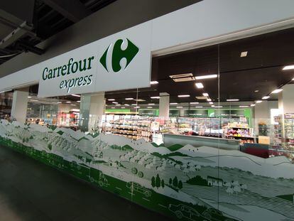 Supermercado de Carrefour en Granada.