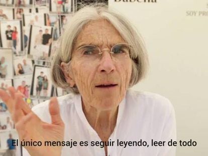 Donna Leon firma en vídeo su última novela a lectores de EL PAÍS