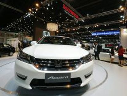 Un Honda Accord expuesto en el 34&ordm; Sal&oacute;n Internacional del Autom&oacute;vil de Bangkok (Tailandia)