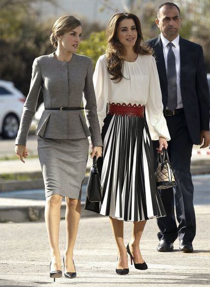 La reina Letizia y la reina Rania visitan Centro de Biología Molecular de Cantoblanco, este viernes.