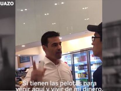 Aaron Schlossberg, un estadounidense blanco, insulta a los clientes y camareros de un restaurante en Manhattan