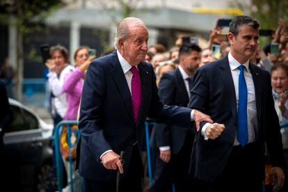 Juan Carlos I, a su llegada a la iglesia de San Francisco de Borja en Madrid, el 6 de abril.
