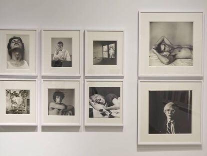 Fotografías de Peter Hujar y David Wojnarowicz en la exposición de la Galería Loewe.