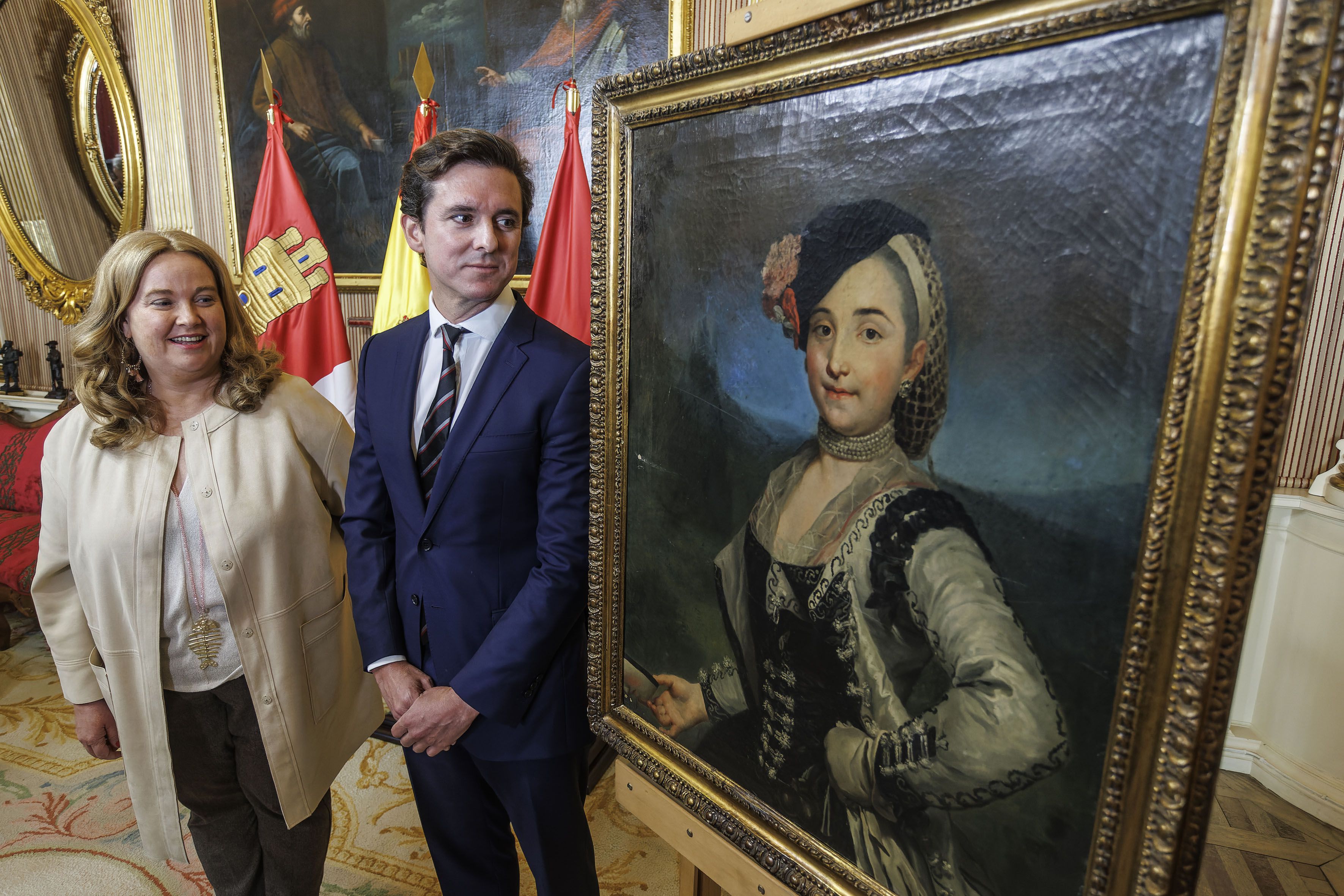 El retrato de la marquesa del Llano vuelve a la familia De la Sota 86 años después de ser incautado por el franquismo