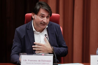 Francesc Dalmases, diputado de Junts, comparece en comisión para dar explicaciones por abroncar a una periodista.