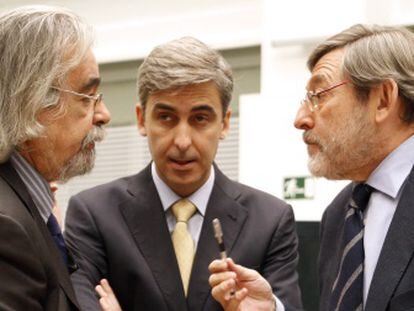 De izquierda a derecha, &Aacute;ngel P&eacute;rez (IU), David Ortega (UPyD) y Jaime Lissavetzky (PSM), en el pleno. 