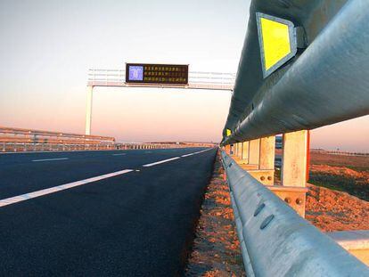 Imagen de la autopista R-5 (Oca&ntilde;a-La Roda).