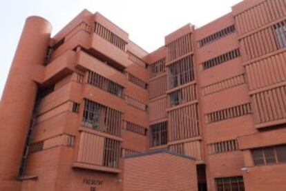 Facultad de Biología, junto a la finca Güell, en Barcelona.