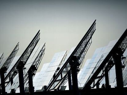 Planta solar de Abengoa en Sanl&uacute;car la Mayor (Sevilla)