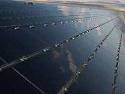 Proyecto solar Desert Stateline, cerca de Nipton, California (EE UU).