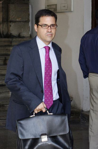 Miguel Ángel Torres, juez instructor del 'caso Malaya' a la salida de la sede del TSJA en Granada.