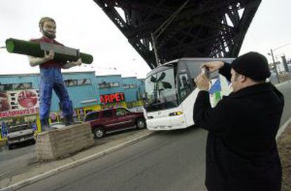 La estatua de Muffler Man, en Kearny, una de las paradas de la ruta de 'Los Soprano' por Nueva Jersey.