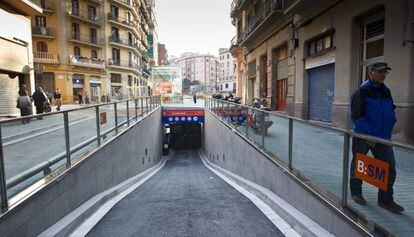Entrada de un aparcamiento p&uacute;blico en Barcelona.