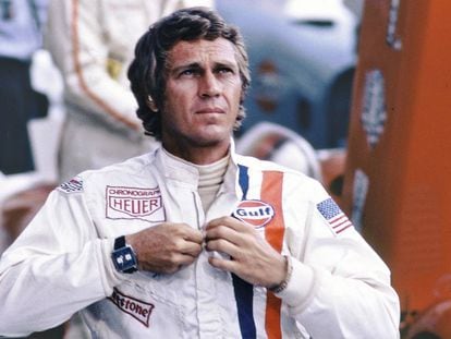 Steve McQueen, en ‘Las 24 Horas de Le Mans’ (1971). El Tag Heuer Monaco tiene la corona a la izquierda y él llevaba el reloj en la derecha.