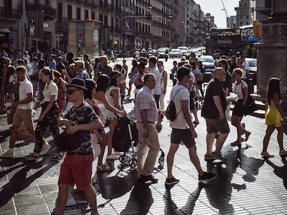 ‘La Rambla, la cicatriz de la yihad’, un viaje a los escenarios de los atentados de agosto de 2017, en portada de ‘El País Semanal’