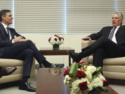 Sánchez junto al presidente de Cuba, Miguel Díaz Canel. En vídeo, así fue el saludo entre Sánchez y Canel.