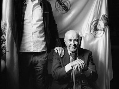Zinedine Zidane y Alfredo Di Stéfano, en 2006, en una de las fotografías inéditas de Philippe Bordas que se expondrán en Madrid.