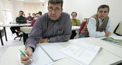 Extrabajadores de Delphi asisten a cursos en C&aacute;diz en 2008.