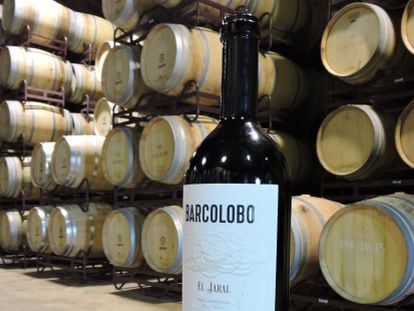 El Jaral es el próximo lanzamiento de Barcolobo. Se trata de un vino tinto elaborado con uva tempranillo, cabernet sauvignon y syrah (un tercio de cada una), y con 18 meses de añejamiento.