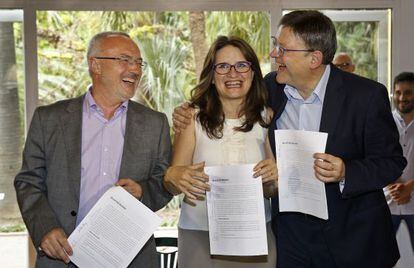Montiel, Oltra i Puig després de signar l'Acord del Botànic el juny del 2015.