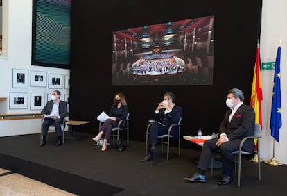 De izquierda a derecha, Félix Palomero, Amaya de Miguel, David Afkham y Miguel Ángel García Cañamero, durante la presentación de la nueva temporada de la OCNE.