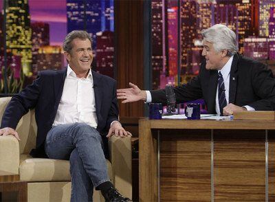 Gibson y Leno en el programa <i>The tonight show with Jay Leno</i>.