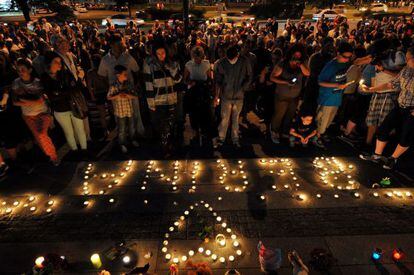Vigilia en memoria de la beb&eacute; muerta por falta de papeles en Sarajevo.