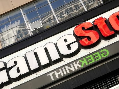 El fenómeno Reddit pierde fuelle: GameStop se hunde y la plata se desinfla