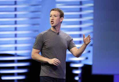 Mark Zuckerberg, fundador de Facebook, durante la conferencia F8.
