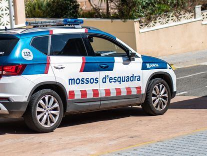 Un coche de agentes de los Mossos, en una imagen de archivo.