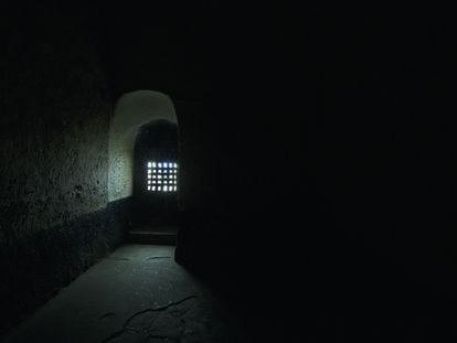 Celda en el castillo de San Jorge de la Mina, en Ghana, que fue usado para confinar a esclavos negros.