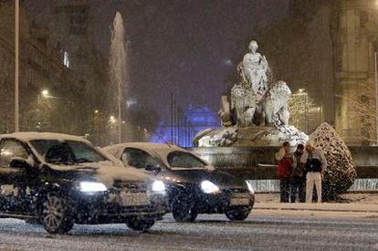 La nieve cubre la Cibeles.