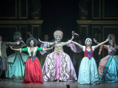 Una escena de Scaramouche, el musical en el teatro Victoria.