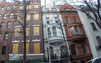 Los tres edificios adquiridos por Abram&oacute;vich en la calle 75 de Nueva York.