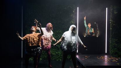 Escena de 'Las aves', del grupo La Calòrica.