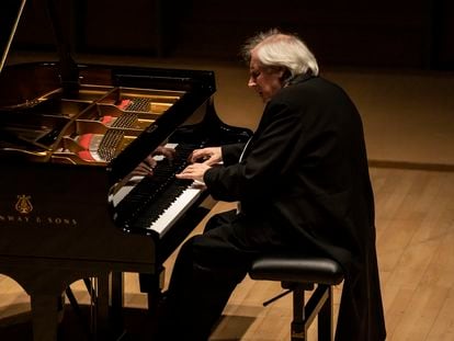 El pianista Sokolov durante un concierto reciente.