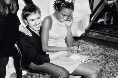 Tras su desembarco en la Gran Manzana, el maquillador pronto se convirtió en uno de los favoritos de las modelos. En la imagen, François Nars y Naomi Campbell.