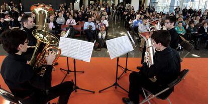 Un cuarteto de viento, integrado por alumnos de un conservatorio, ofrece un concierto en Musika-Música. 