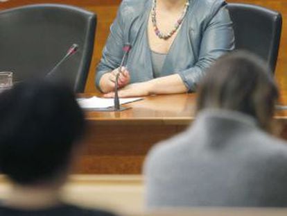 La portavoz de la Diputación guipuzcoana, Laraitz Ugarte, en su comparecencia tras el consejo de diputados.