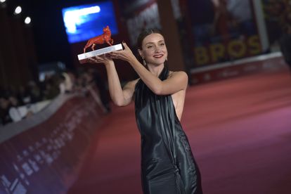 Recogiendo el pasado 22 de octubre en Roma el premio al mejor guion del Festival de Cine de Roma por 'Ramona', la película que acaba de estrenar y protagoniza. 