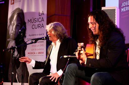 José Mercé y Tomatito actúan en el Hospital Doce de Octubre de Madrid.