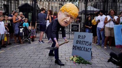 Un manifestante protesta contra la suspensión del Parlamento, en Londres. 