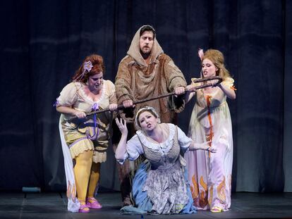 Primer reparto de la ópera ‘La Cenerentola’, en el Teatro Real de Madrid.
