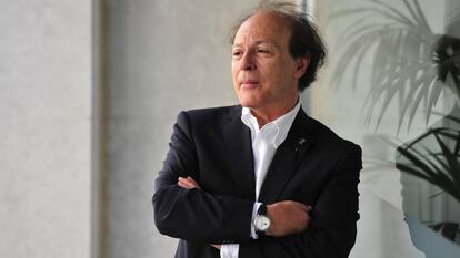 El escritor Javier Marías, durante la presentación de su novela 'Berta Isla'.
